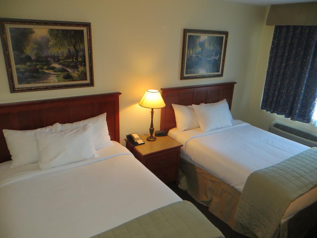 Hotel St-Bernard Saint-Bernard-de-Lacolle Δωμάτιο φωτογραφία