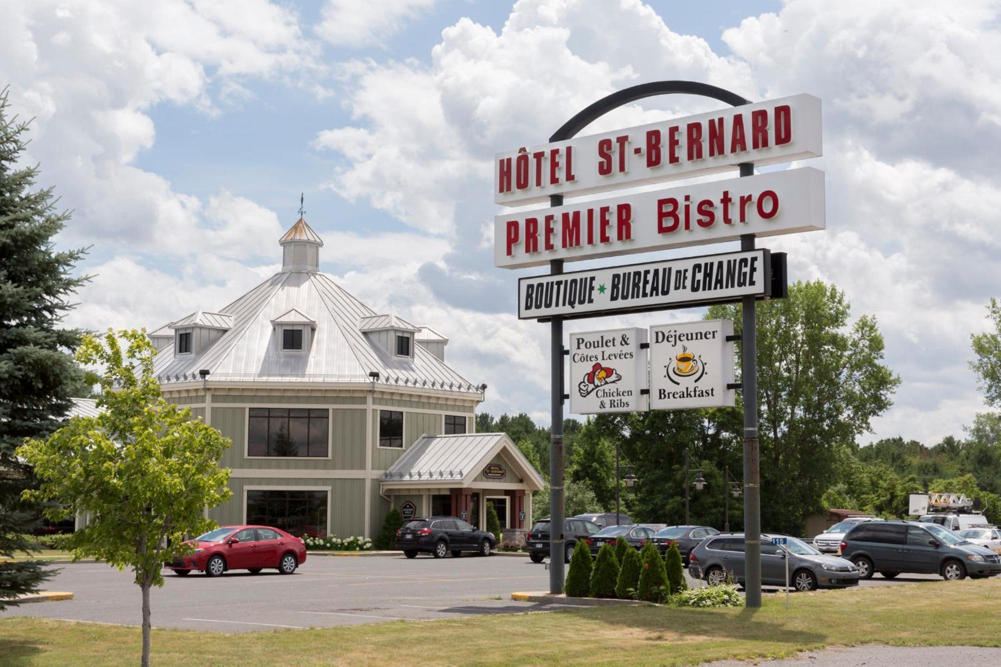 Hotel St-Bernard Saint-Bernard-de-Lacolle Εξωτερικό φωτογραφία