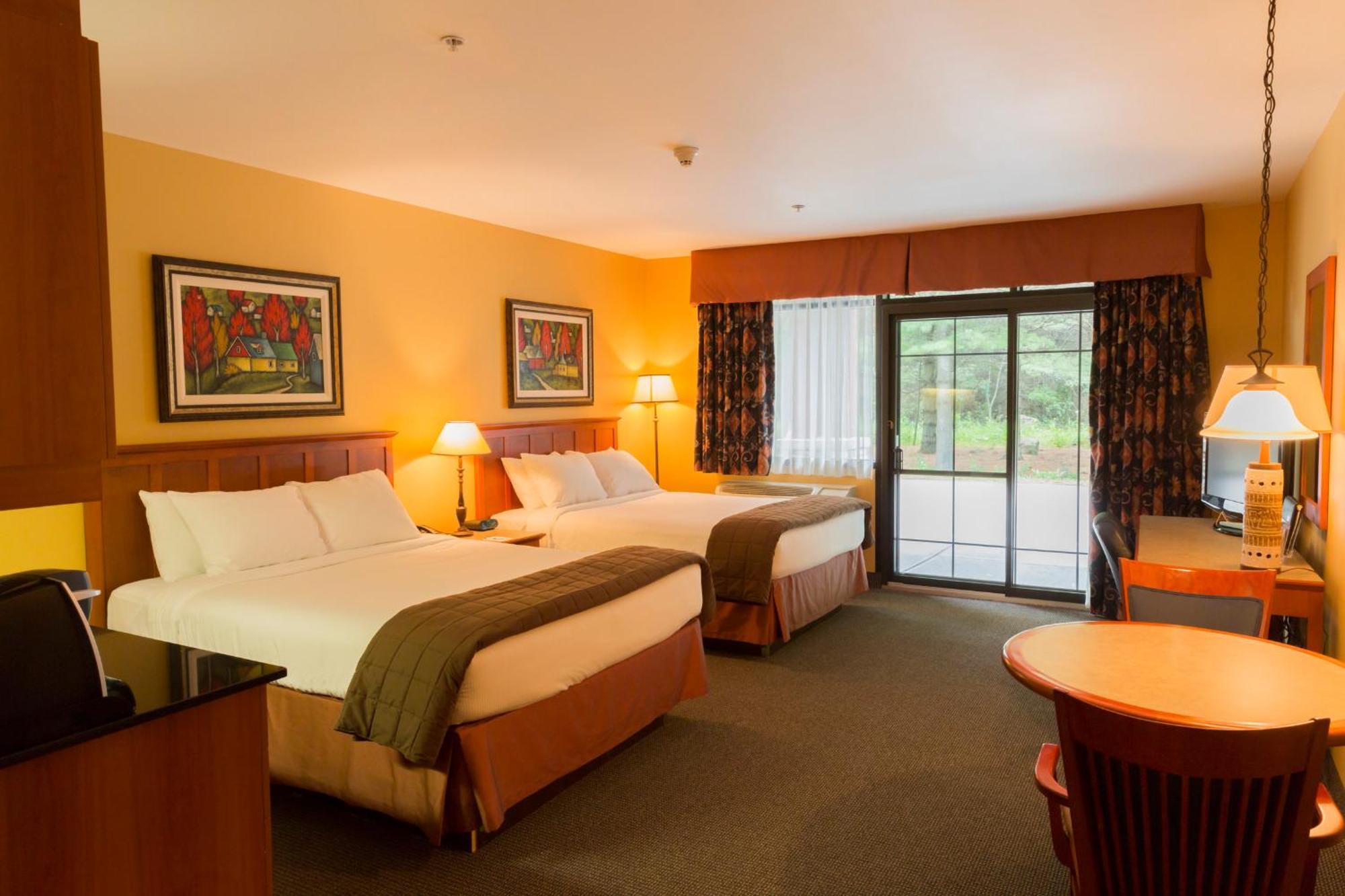 Hotel St-Bernard Saint-Bernard-de-Lacolle Εξωτερικό φωτογραφία