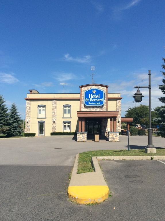 Hotel St-Bernard Saint-Bernard-de-Lacolle Εξωτερικό φωτογραφία